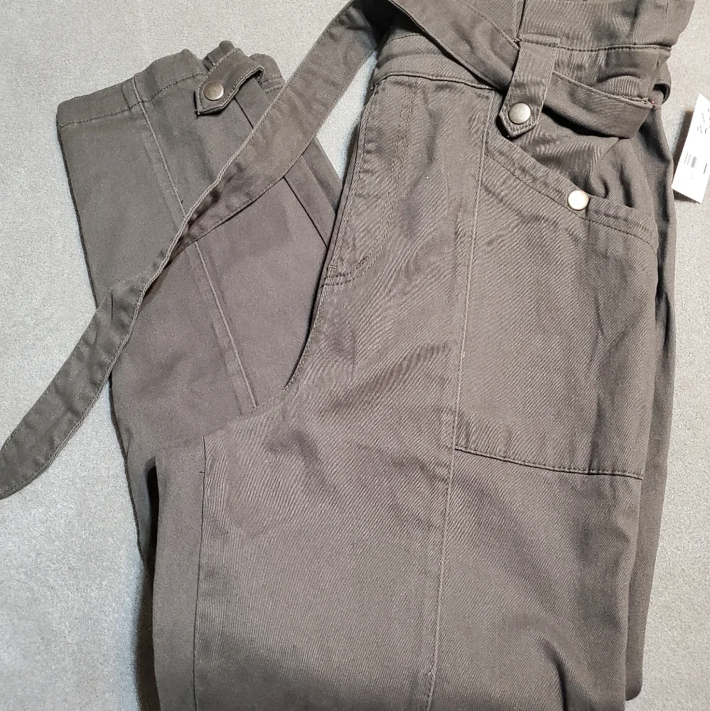 Dark Khaki green NWT NYC&Co ladies size 12 pants - Picture 1 of 4